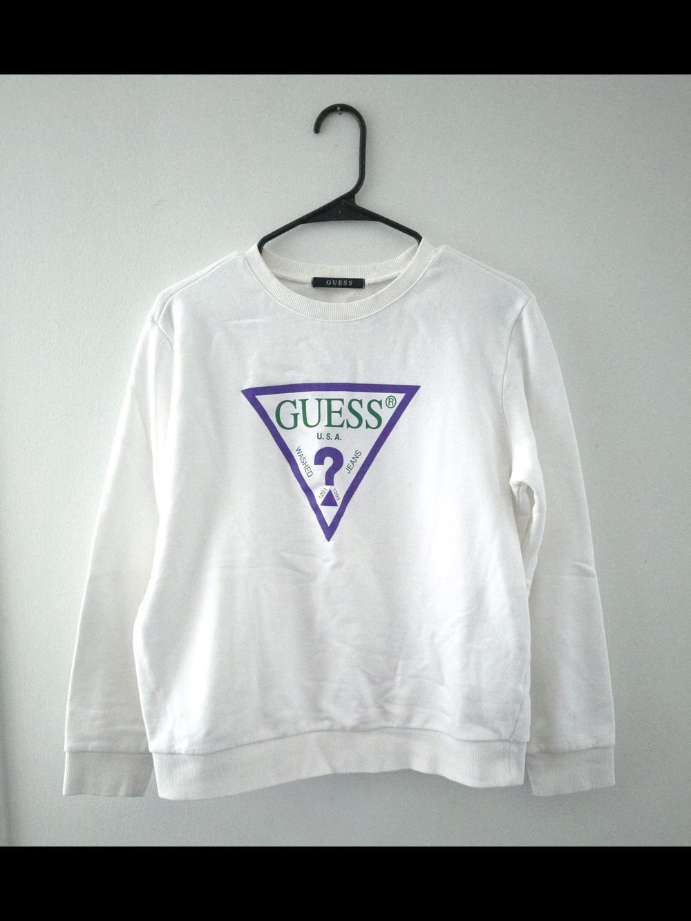 ✨ Classic Guess Triangle Logo Crewneck Sweatshirt ✨